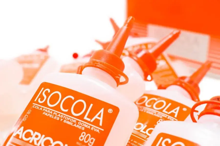 pegamentos---isocola-liquida-80-gr-332.webp