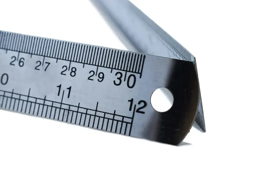 regla-de-metal-30-cm-287.webp